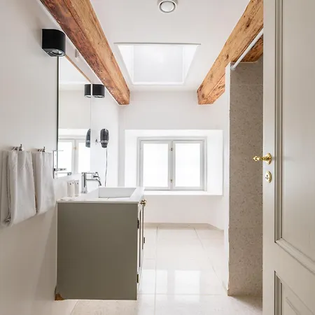 Stylish Loft In The Heart Of Cph *